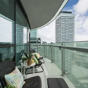 Apartment New Superior Lakeview Luxury 3-bedroom On 48 Floor, Toronto