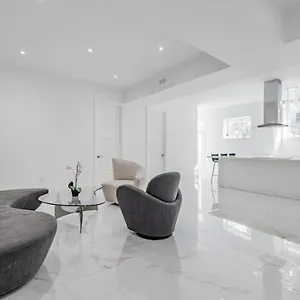 Bed & Breakfast Comfortable In Next To Yorkdale Mall, Toronto