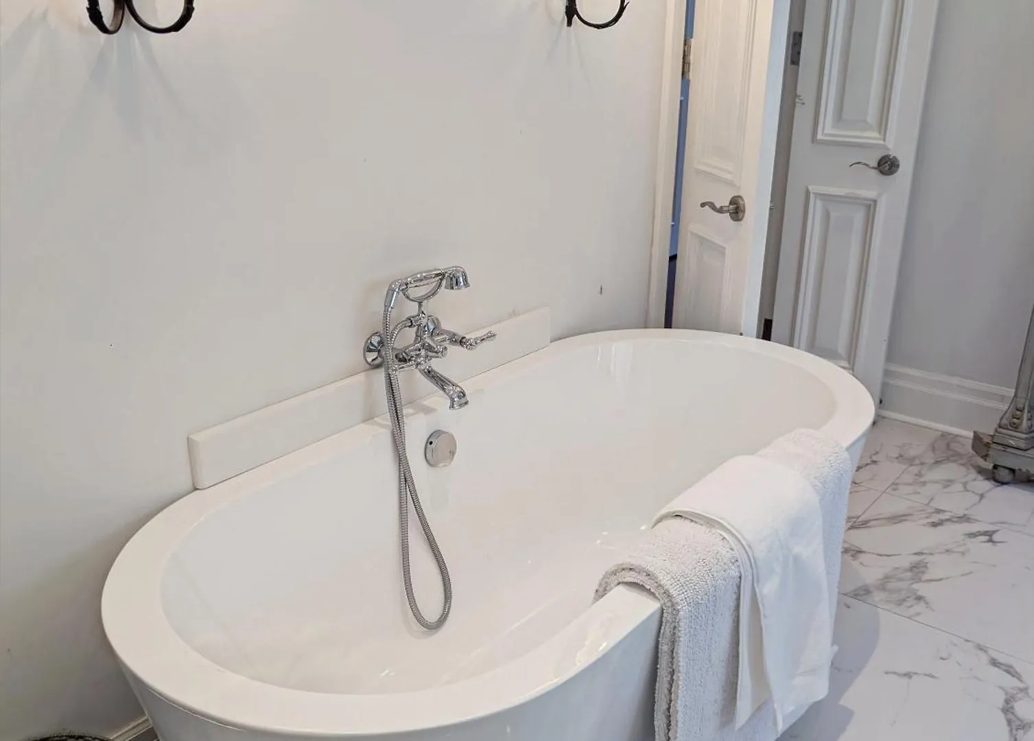 Hazelton Heritage Toronto Bed & Breakfast