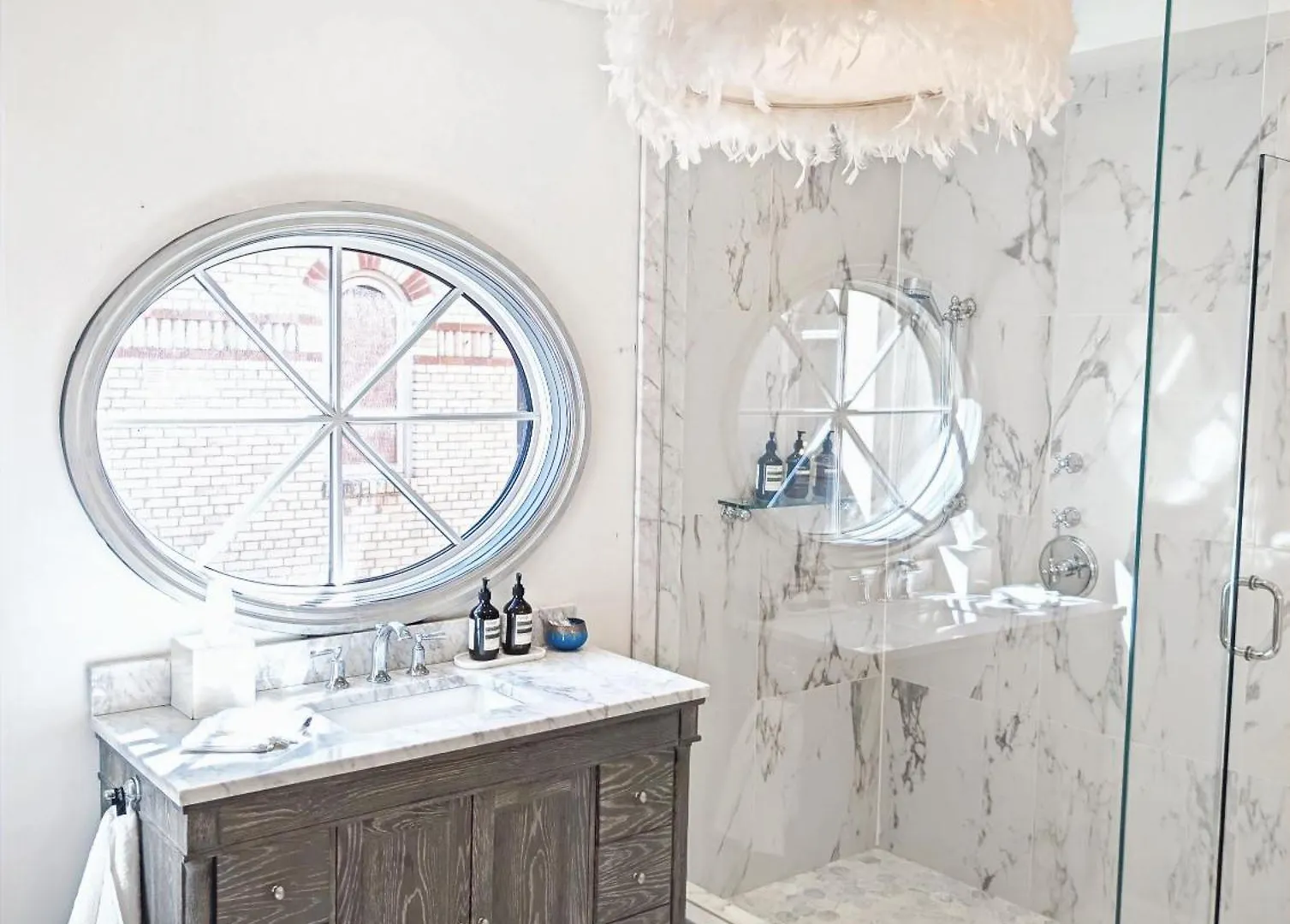 Hazelton Heritage Toronto Bed & Breakfast