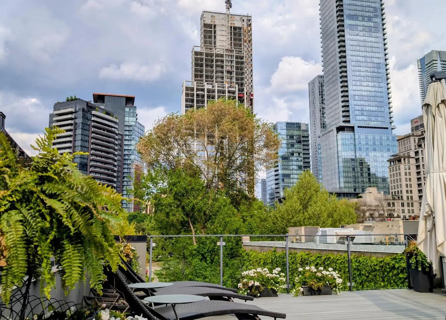 Hazelton Heritage Toronto Bed & Breakfast